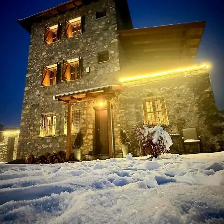 فيلة Bydoukas Mountain *